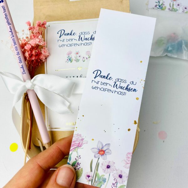 Geschenkanhänger mit Blumen und Schrift Danke, dass du mir beim Wachsen geholfen hast.